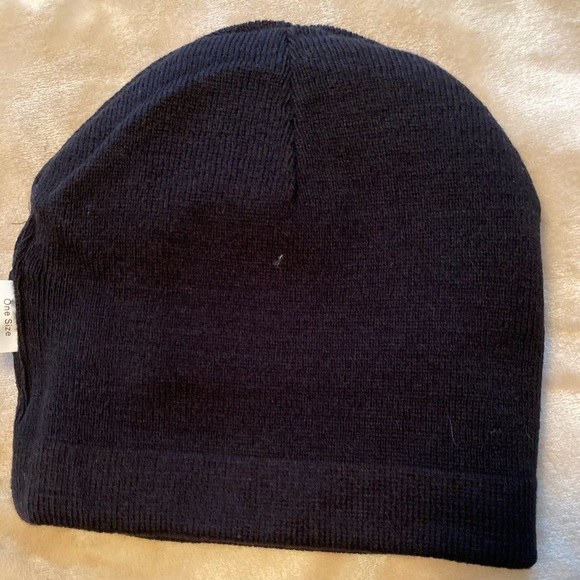 NEVER WORN THE HOUSE REVERSIBLE BEANIE - Picture 4 of 4